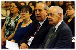 Xochitl Mendoza Presidente de Amigos Metabólicos, con el Secretario de Salud de Nuevo León, el Dr. Jesús Zacarías Villarreal Pérez; acompañados del nuestro querido Dr. Antonio Velázquez Arellano.