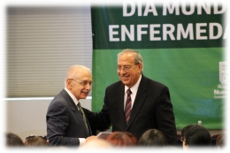 02-reconocimiento-dr-antonio-velazquez-arellano-img_4733